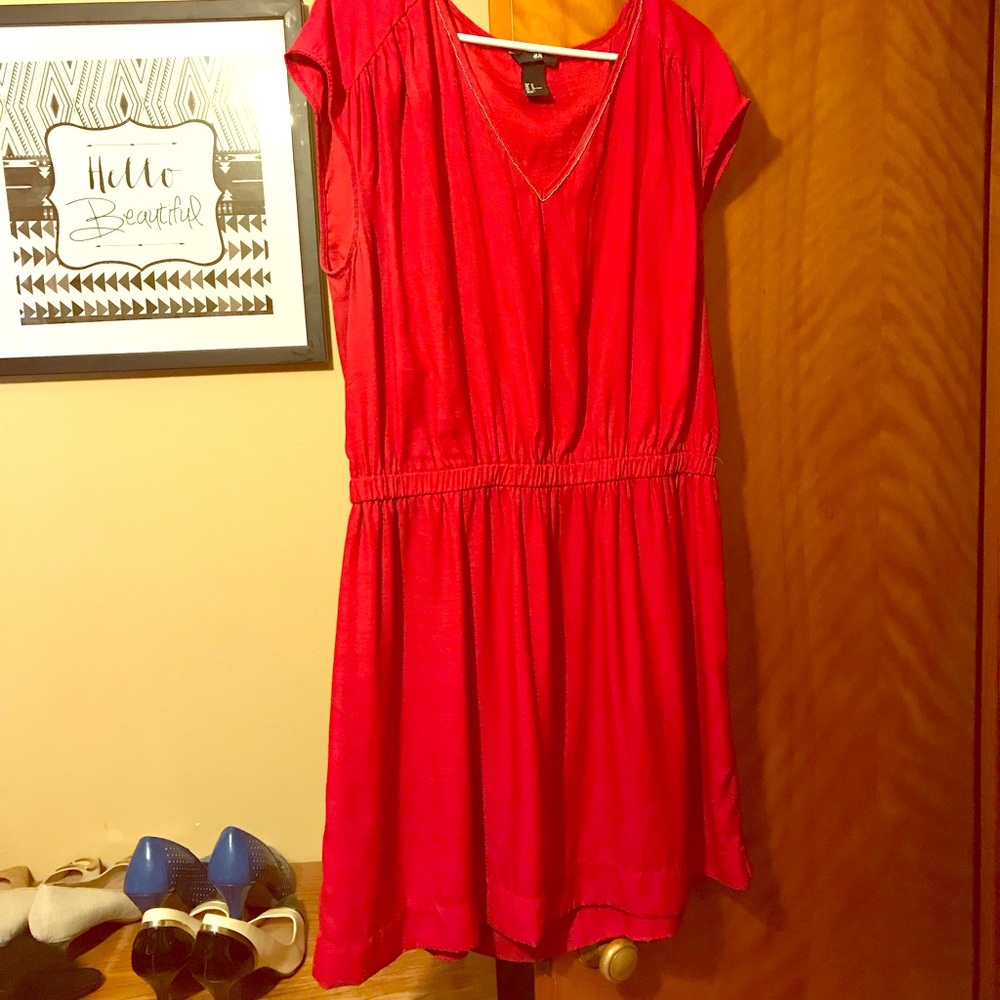 ☀️SOLD☀️H&M Red Short Sleeve Dress